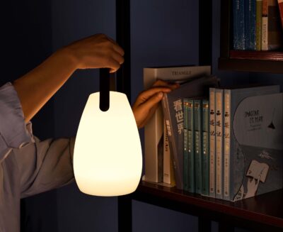 Lampada LED Multicolore Ricaricabile da Tavolo con Maniglia e Telecomando